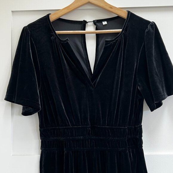 Short Sleeve Wide Leg Black Velvet Romper - Picture 6 of 10